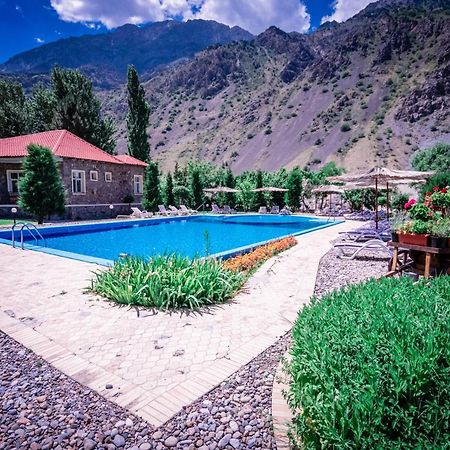 Chatcal Mountains Resort Burchmulla エクステリア 写真