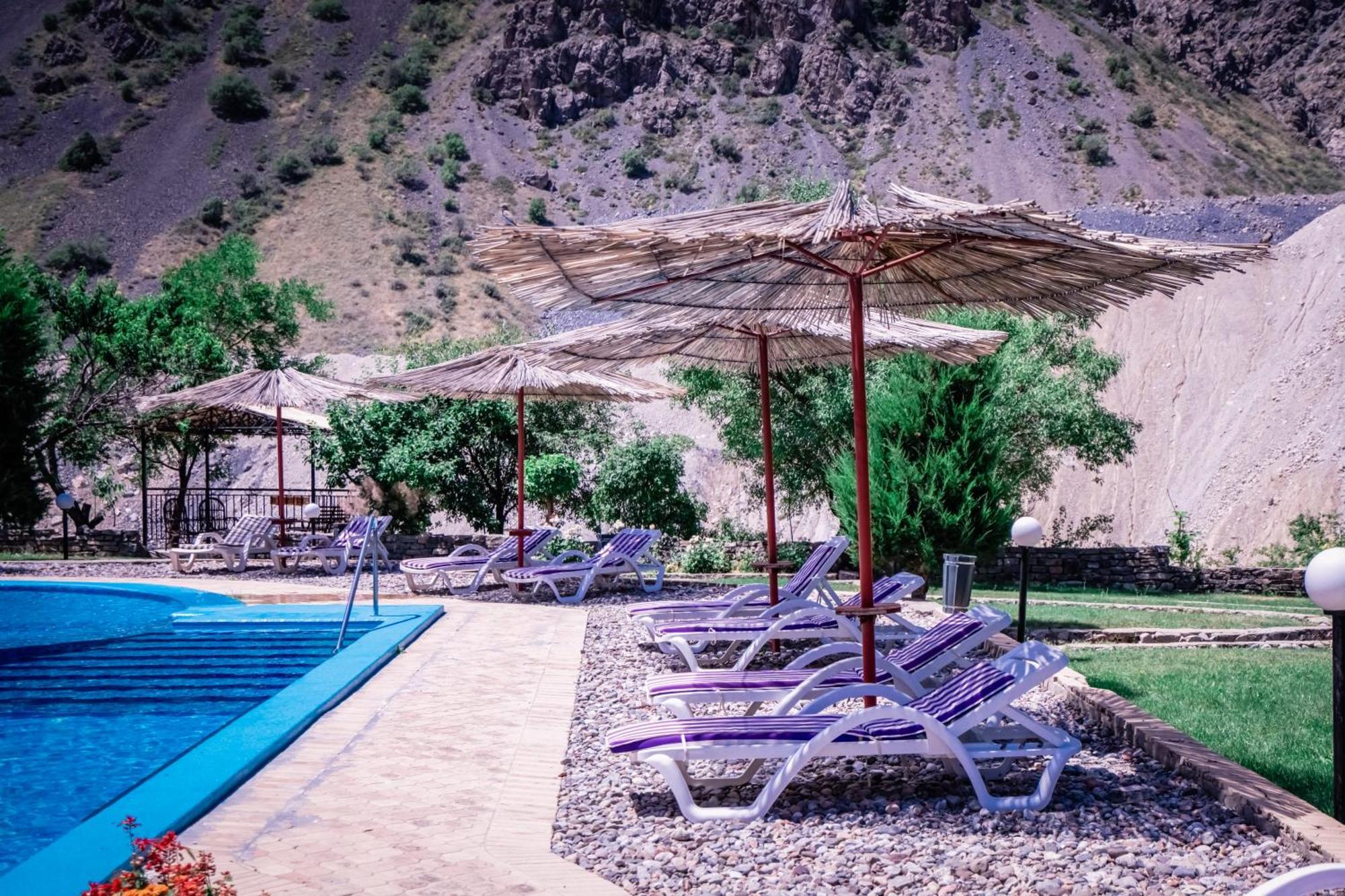 Chatcal Mountains Resort Burchmulla エクステリア 写真