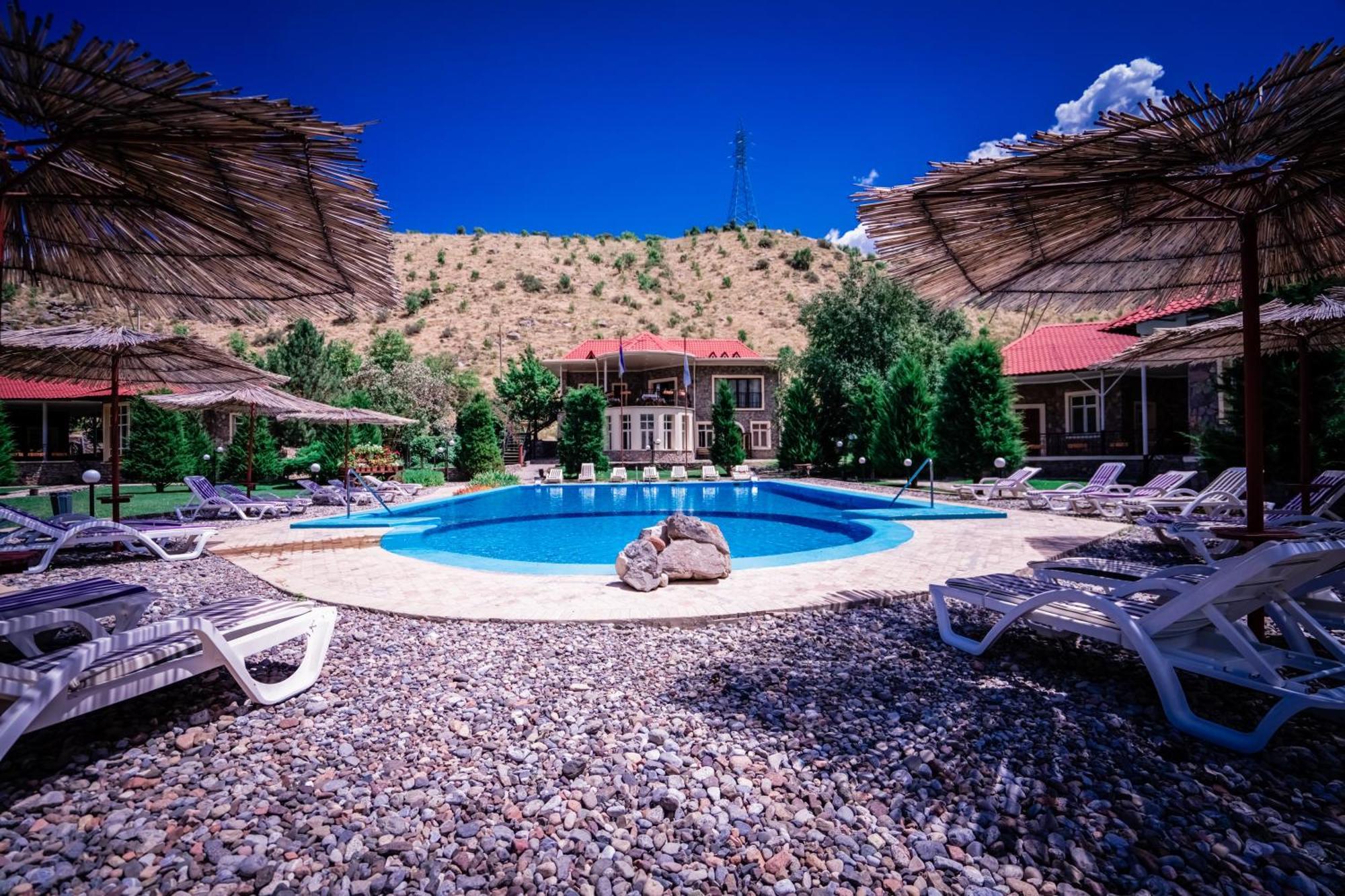 Chatcal Mountains Resort Burchmulla エクステリア 写真