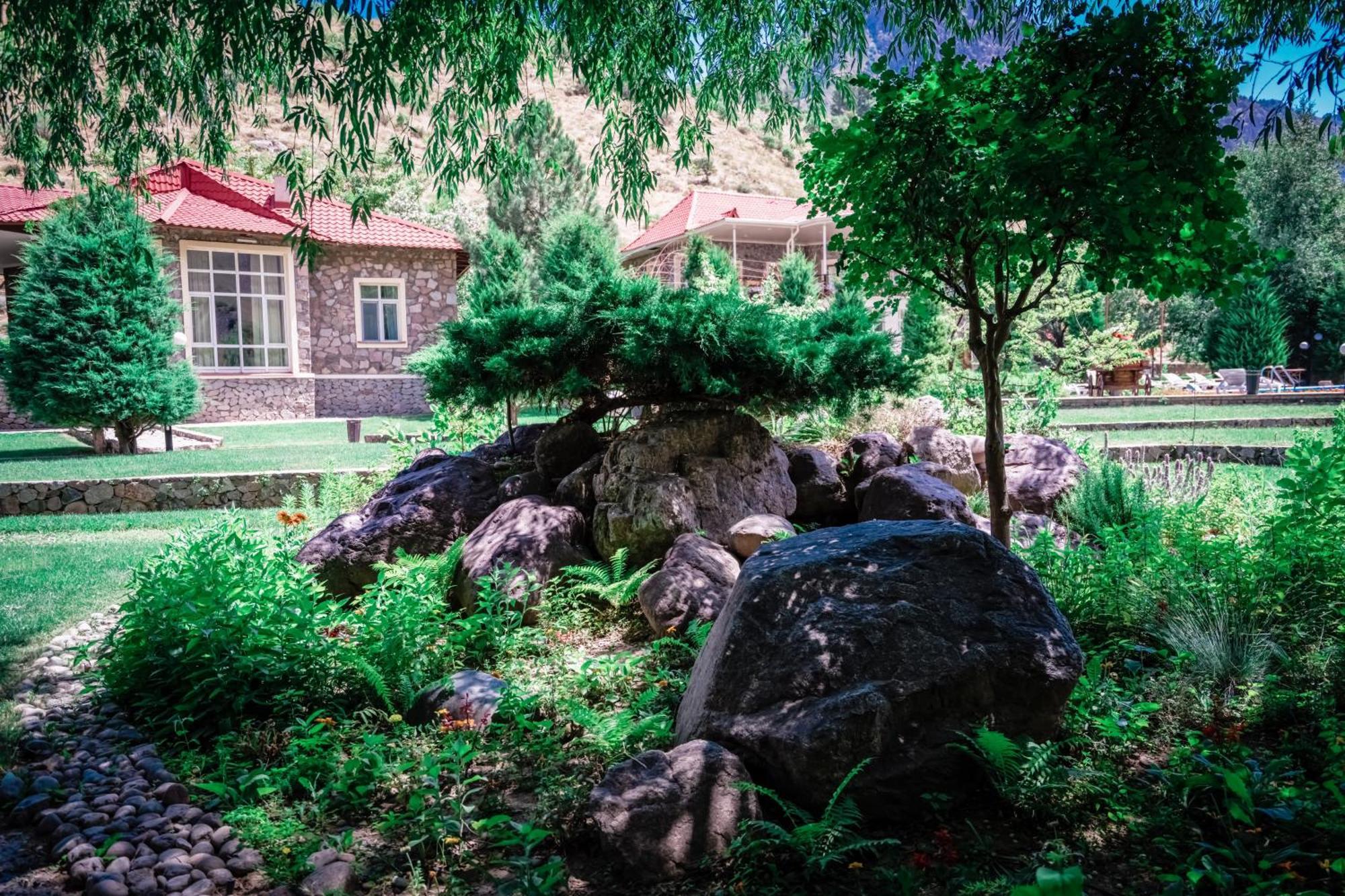 Chatcal Mountains Resort Burchmulla エクステリア 写真