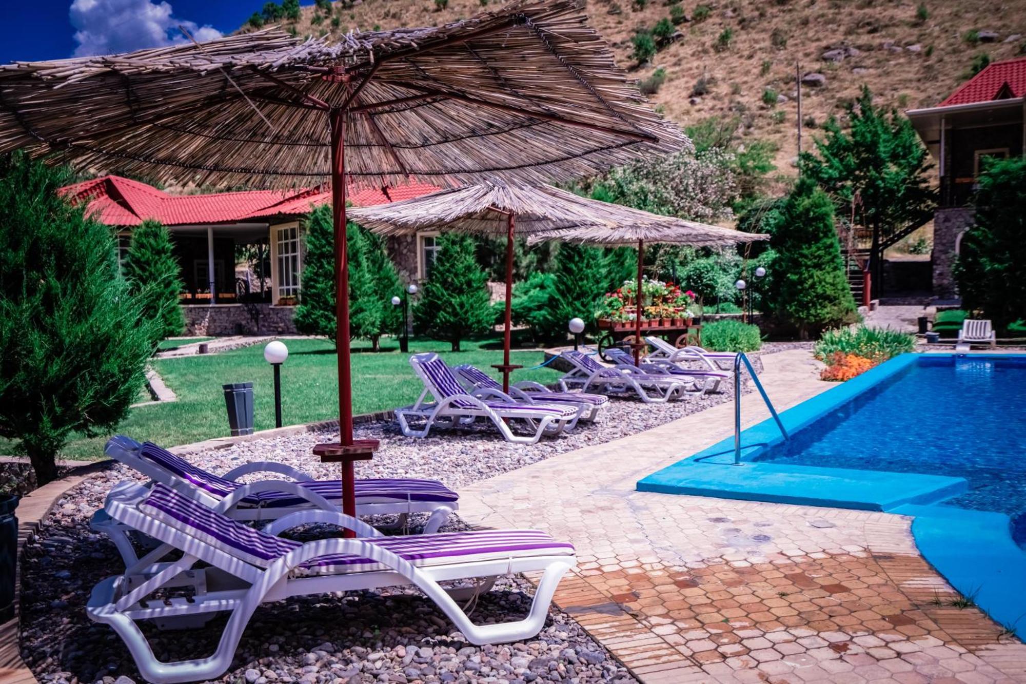 Chatcal Mountains Resort Burchmulla エクステリア 写真
